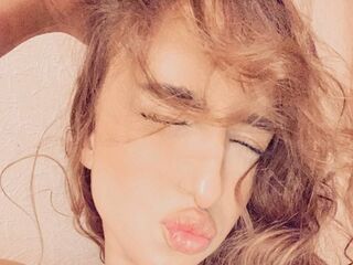 naughty cam girl MyraRidler
