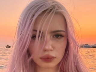 cam girl playing with vibrator NelidaTidd