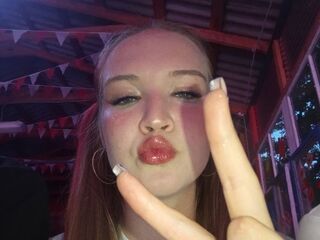 naughty cam girl NelleCauthorne