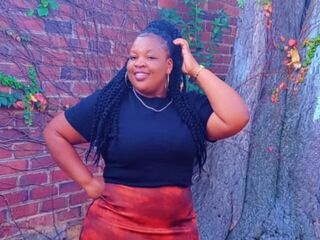 naughty camgirl fingering pussy PearlyBrown