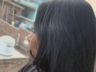 camslut topless PriyaSengar