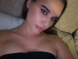 free nude webcam show RhiannonJumper