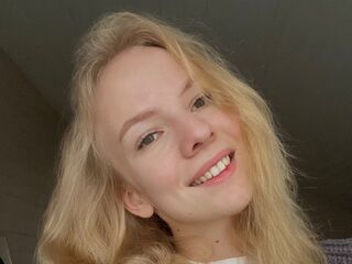 beautiful webcamgirl RonaFichtner