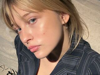 webcamgirl chatroom SoledadMadon