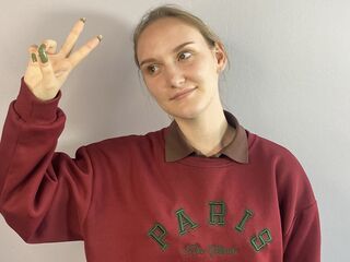naked webcamgirl video SummerEllie