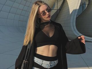 free sex cam SuzieGlimp