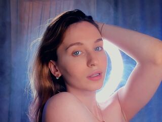 cam girl showing tits SynneDuell