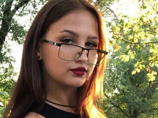 naked camgirl masturbating with vibrator TiffaneyHews