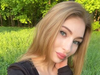 naked camgirl masturbating with dildo ValenciaZarrabi
