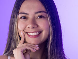 chat room livesex ValentinaForest