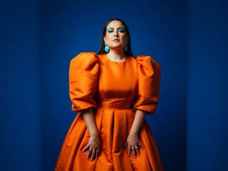 camslut spreading pussy VivianaGrays