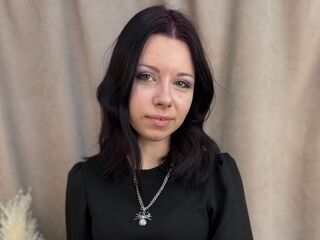 camgirl masturbating with sex toy WillaBrandon