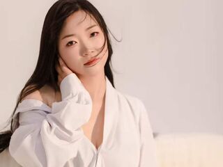 naked girl with webcam masturbating with vibrator XuanJuan