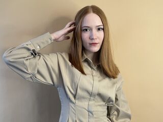 topless webcamgirl ZeldaCrofoot